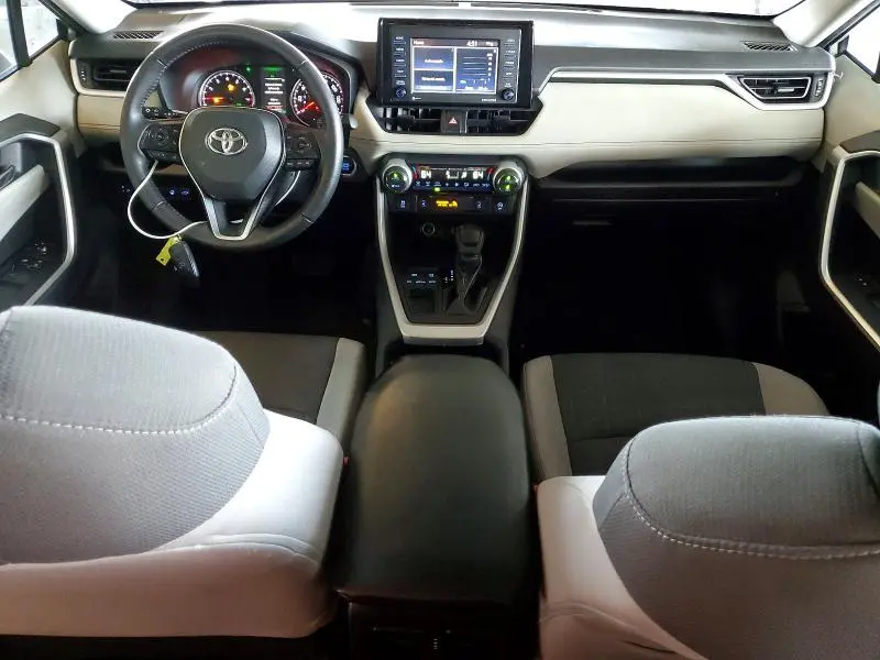 2021 TOYOTA RAV4 XLE  