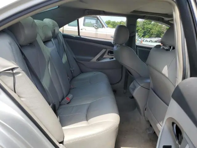 2010 TOYOTA CAMRY SE  