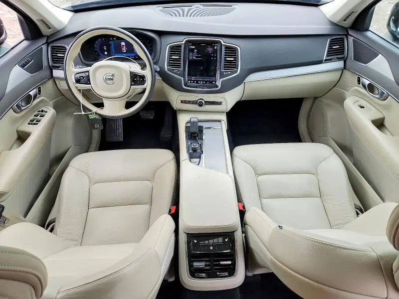 2024 VOLVO XC90 CORE  