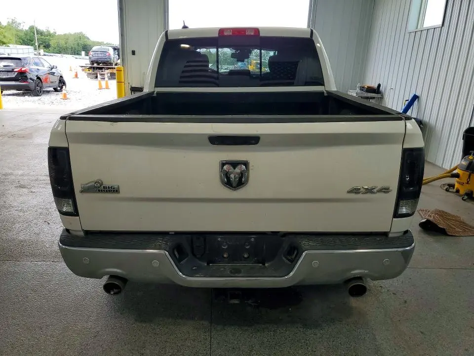 2015 RAM 1500 SLT  