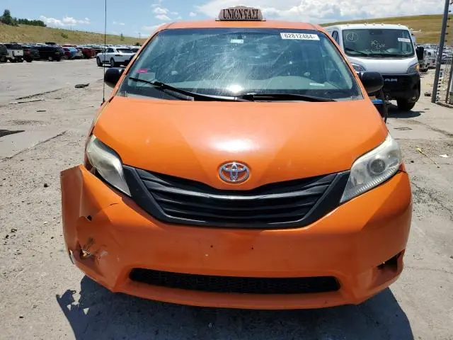 2014 TOYOTA SIENNA 