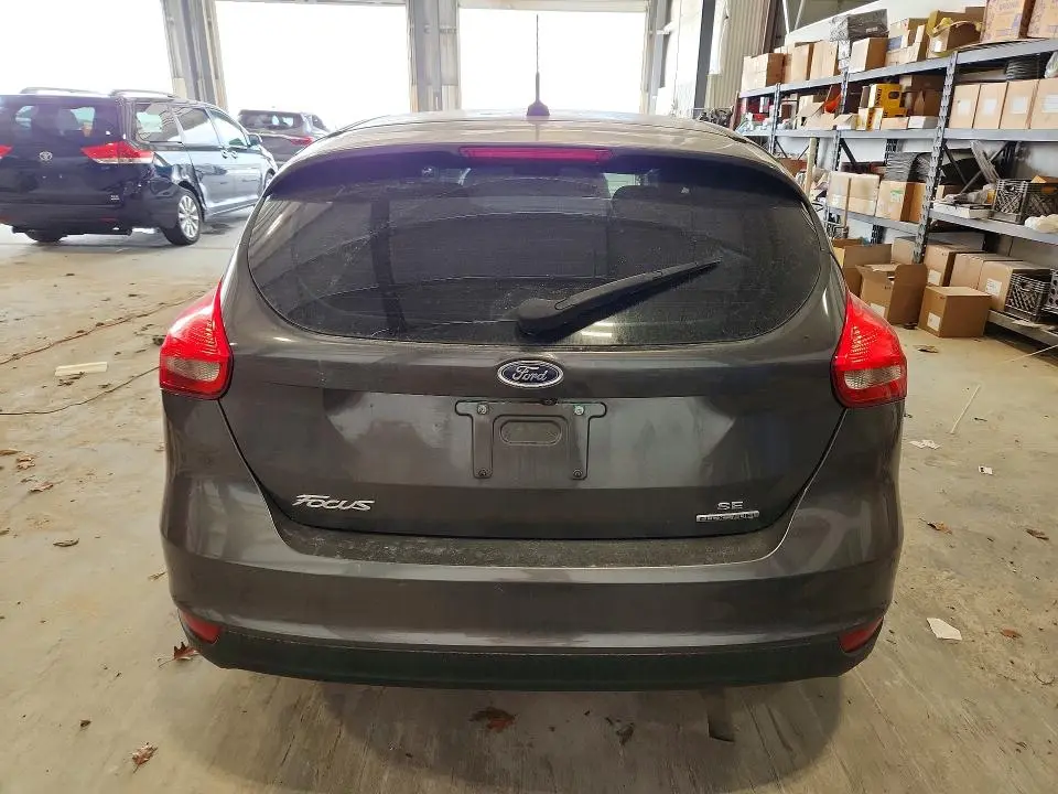 2015 FORD FOCUS SE  