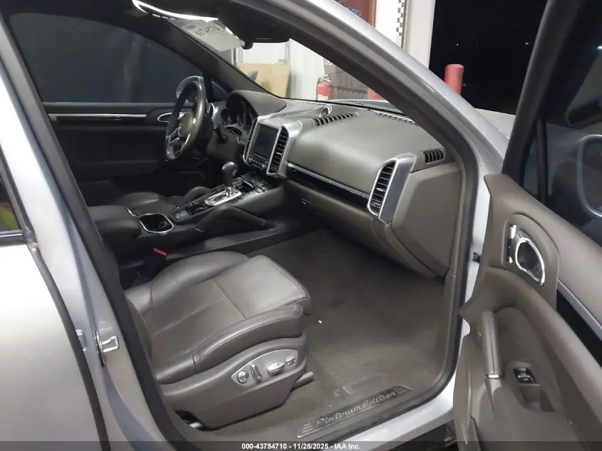 2017 PORSCHE CAYENNE PLATINUM EDITION