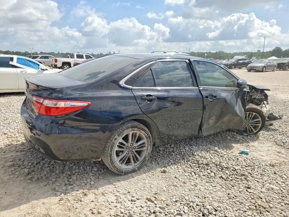 2016 TOYOTA CAMRY SE  