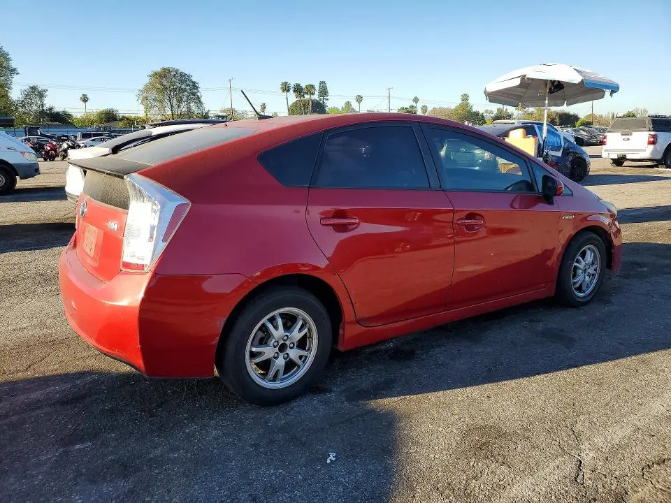 2010 TOYOTA PRIUS III  