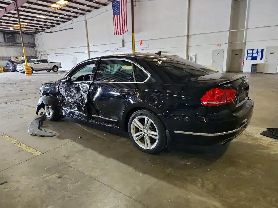 2015 VOLKSWAGEN PASSAT SE  