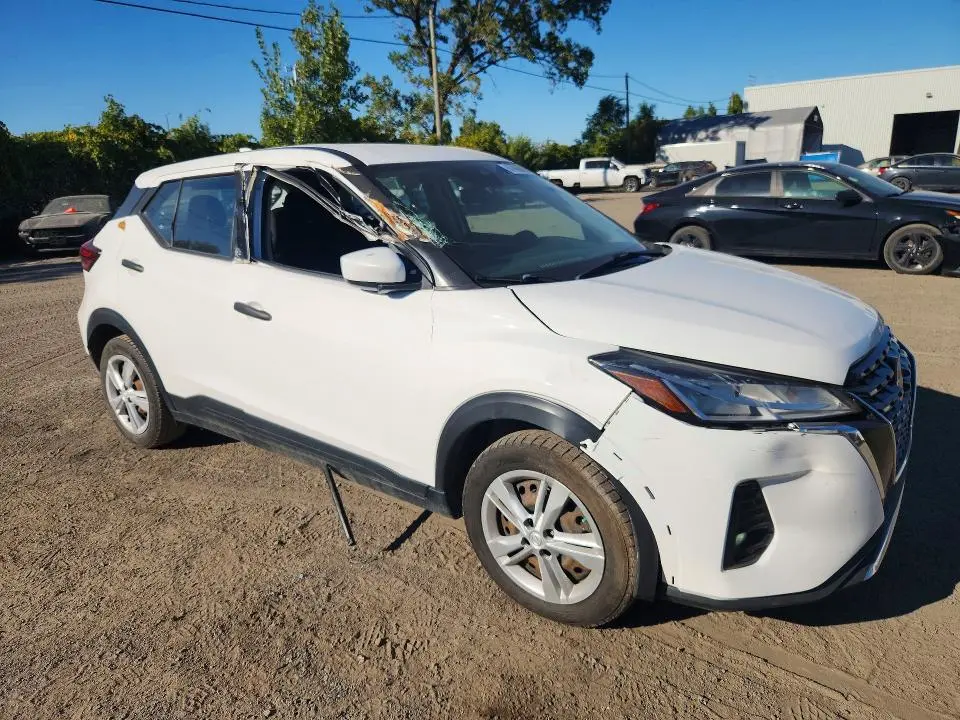 2021 NISSAN KICKS S  