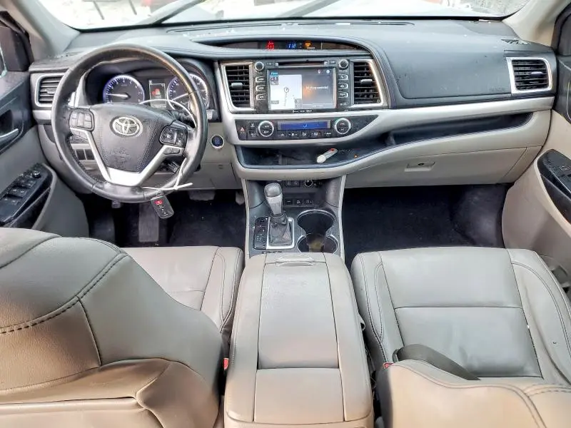 2017 TOYOTA HIGHLANDER XLE  