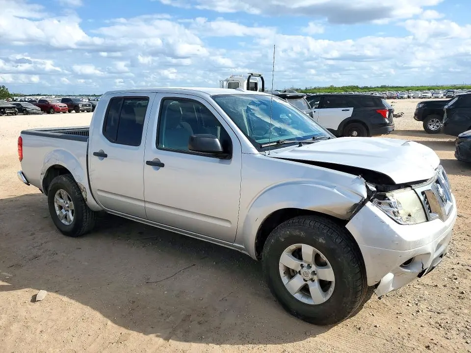 2013 NISSAN FRONTIER S  
