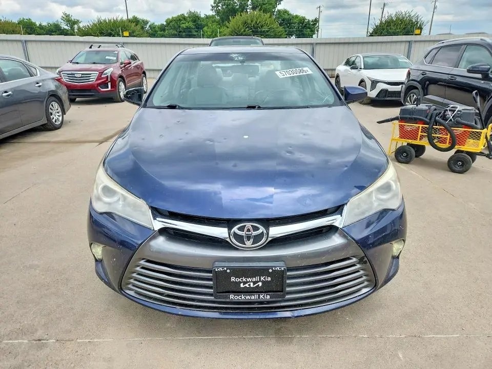2017 TOYOTA CAMRY XLE  
