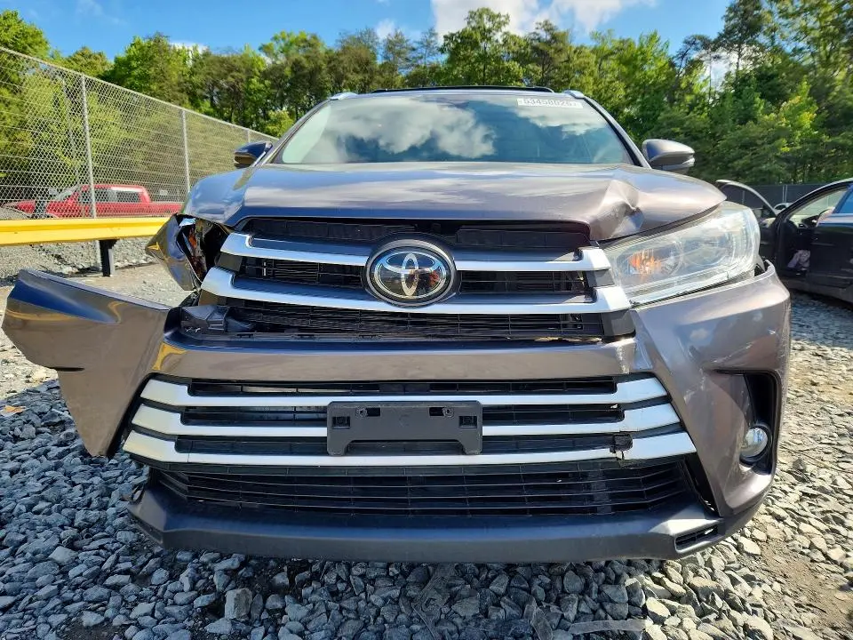 2019 TOYOTA HIGHLANDER XLE  
