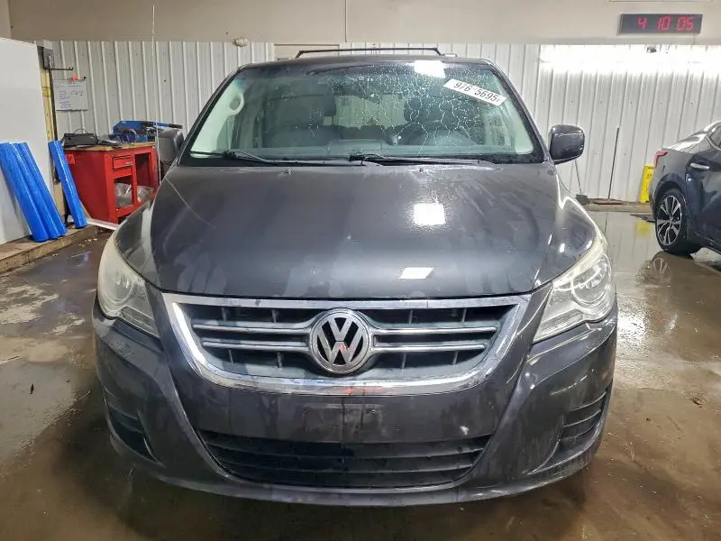 2011 VOLKSWAGEN ROUTAN SEL  
