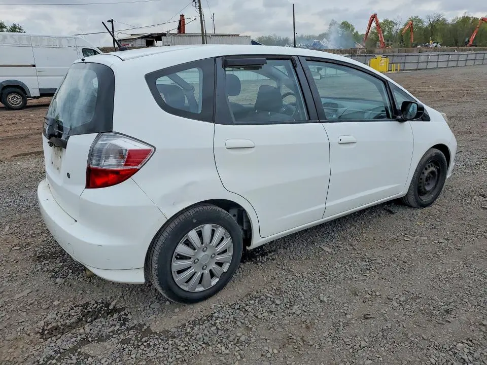 2010 HONDA FIT   