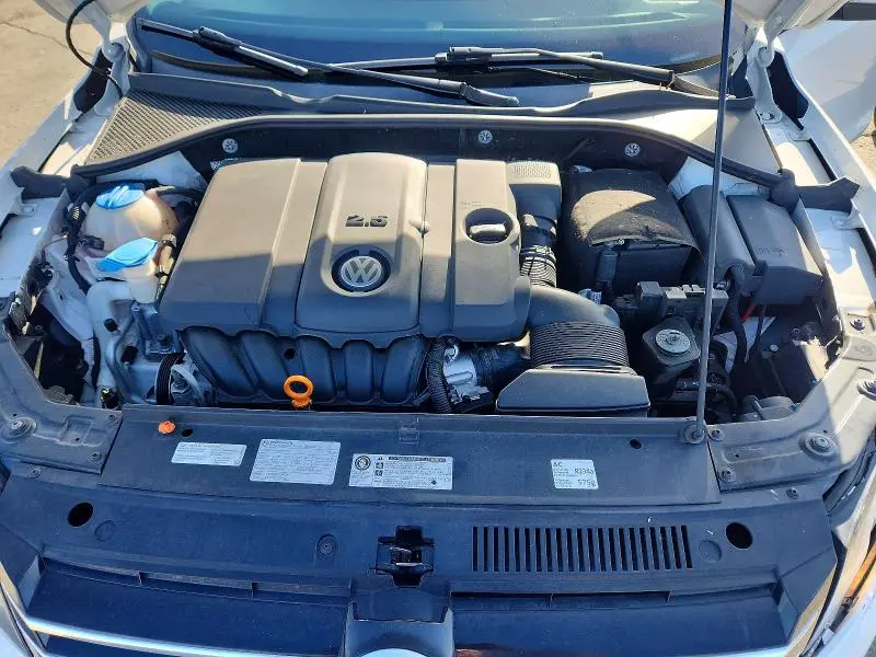 2013 VOLKSWAGEN PASSAT S  