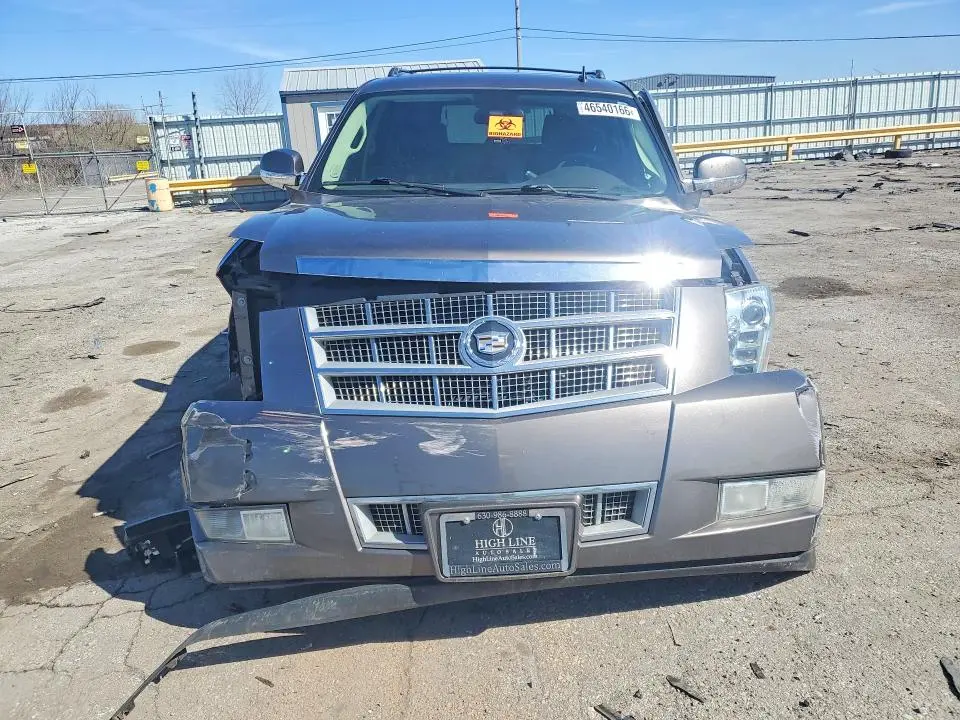 2011 CADILLAC ESCALADE ESV PLATINUM  