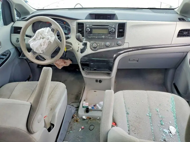 2014 TOYOTA SIENNA L 7-PASSENGER  