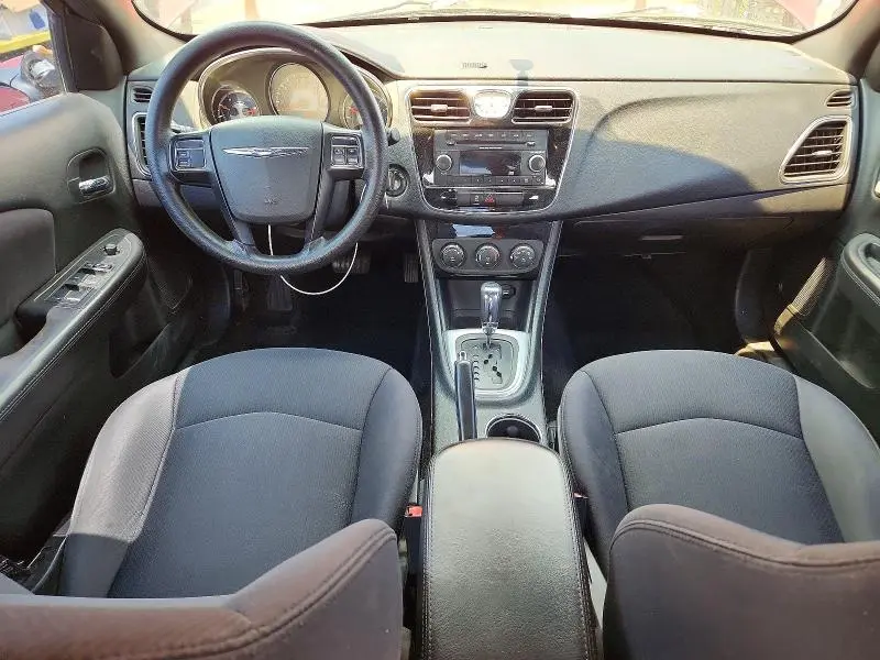 2013 CHRYSLER 200 LX  