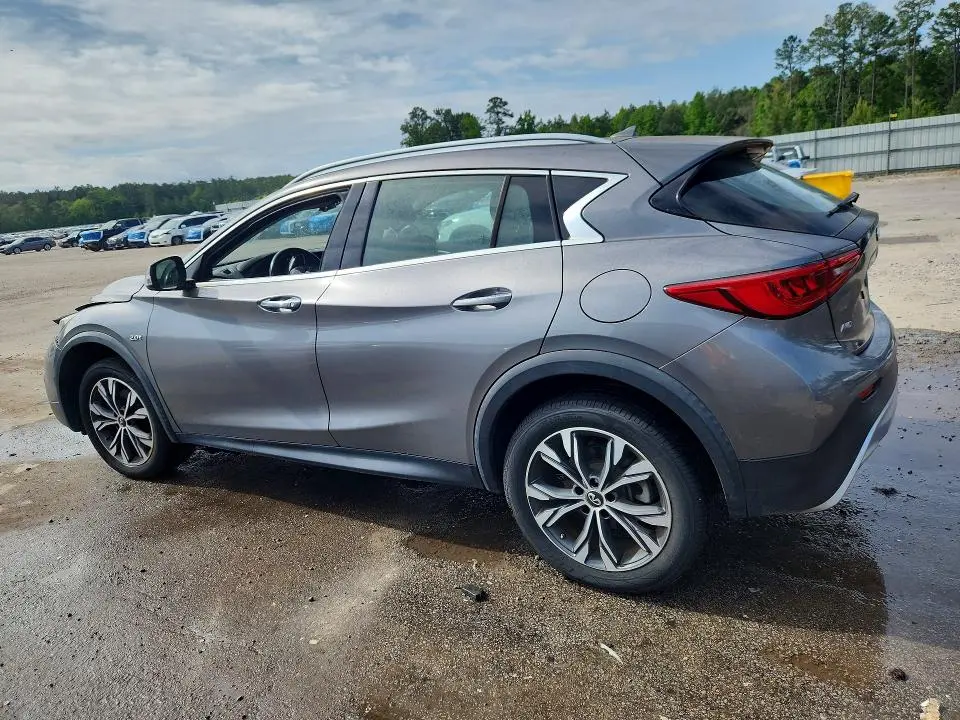 2019 INFINITI QX30 LUXE  