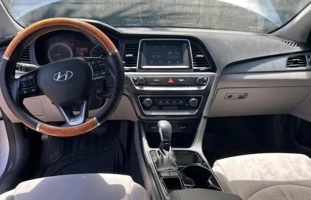 2018 HYUNDAI SONATA SE  