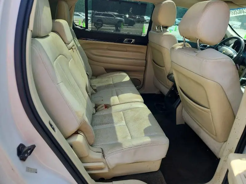 2014 LINCOLN MKT   