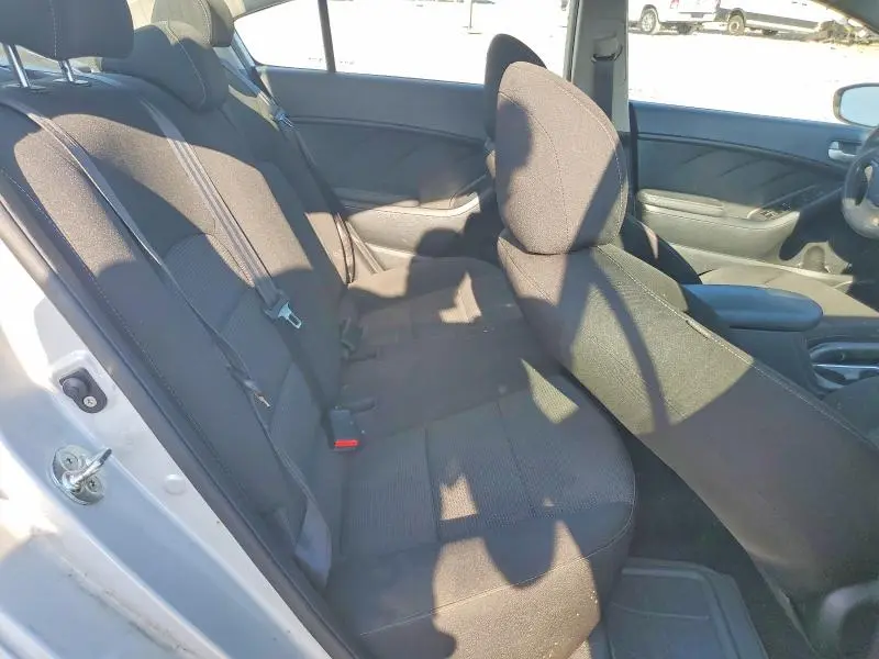2018 KIA FORTE LX  