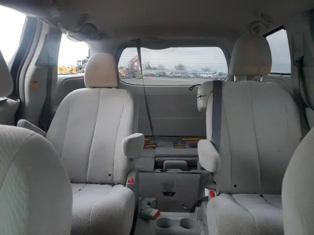 2011 TOYOTA SIENNA LE  