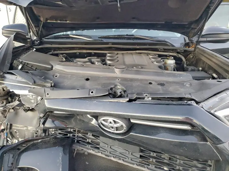 2021 TOYOTA 4RUNNER SR5  