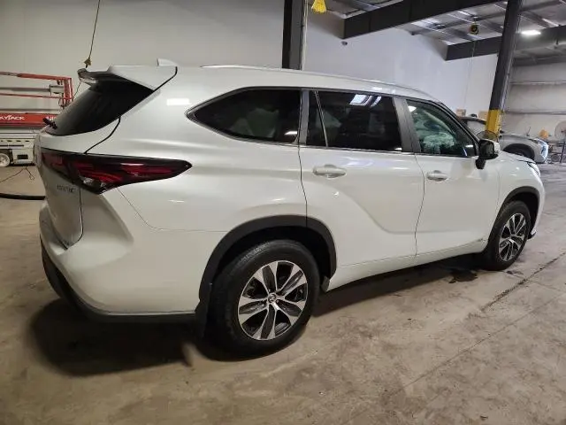2024 TOYOTA HIGHLANDER HYBRID XLE  