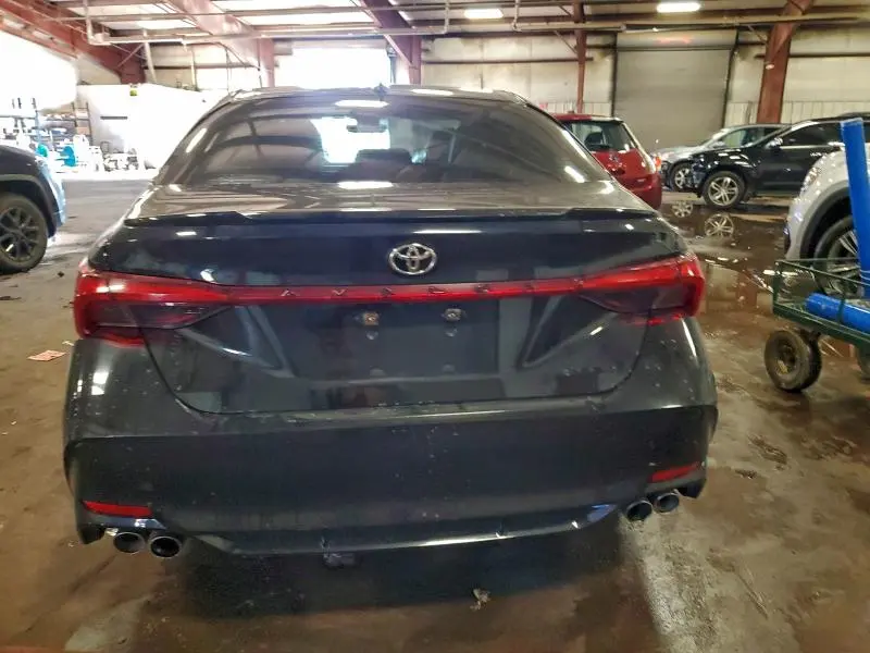 2019 TOYOTA AVALON XLE  