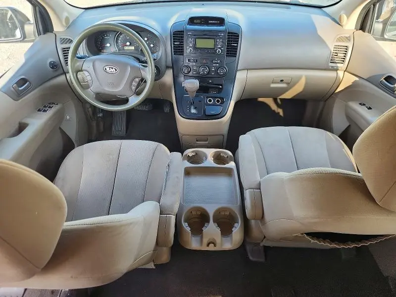 2010 KIA SEDONA LX  