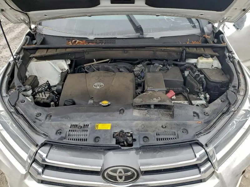 2017 TOYOTA HIGHLANDER LIMITED  