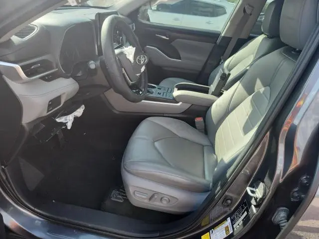 2020 TOYOTA HIGHLANDER XLE  