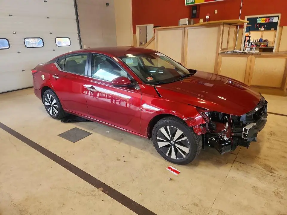 2021 NISSAN ALTIMA SV  