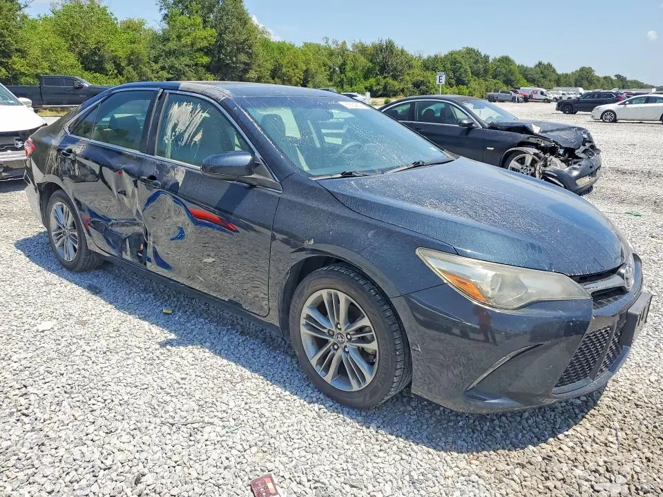 2015 TOYOTA CAMRY SE  