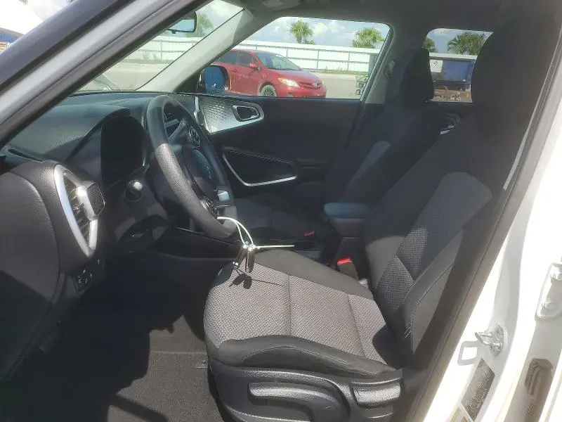 2022 KIA SOUL LX  