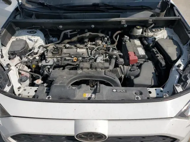 2021 TOYOTA RAV4 XLE  