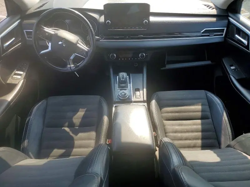 2022 MITSUBISHI OUTLANDER SE  