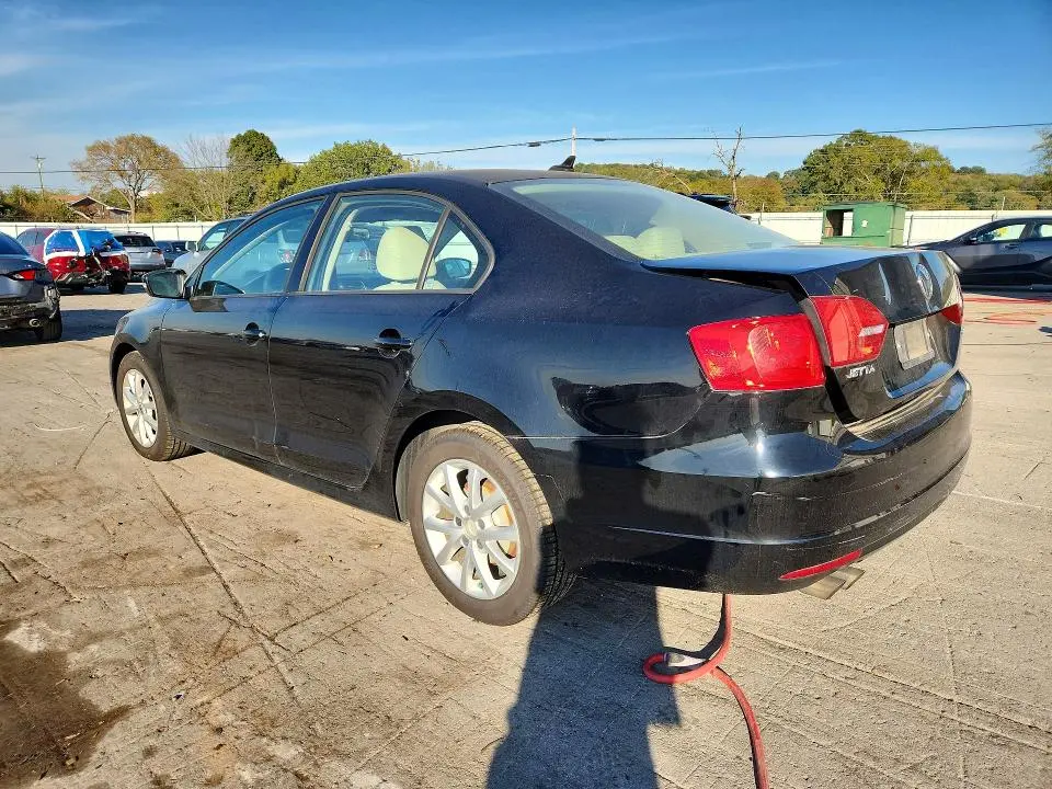 2011 VOLKSWAGEN JETTA SE  