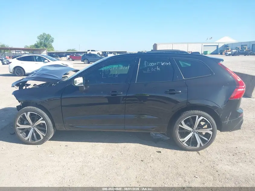 2022 VOLVO XC60 B5 R-DESIGN