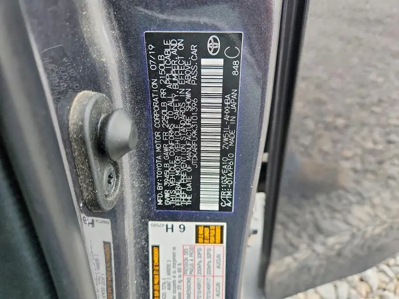 2019 TOYOTA PRIUS XLE  