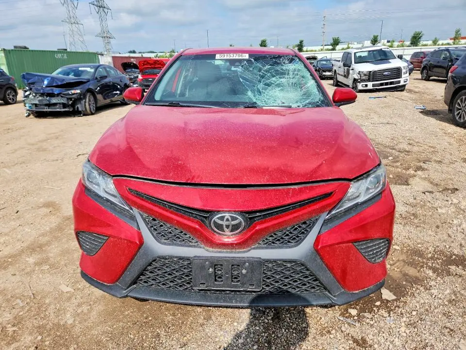 2020 TOYOTA CAMRY SE  