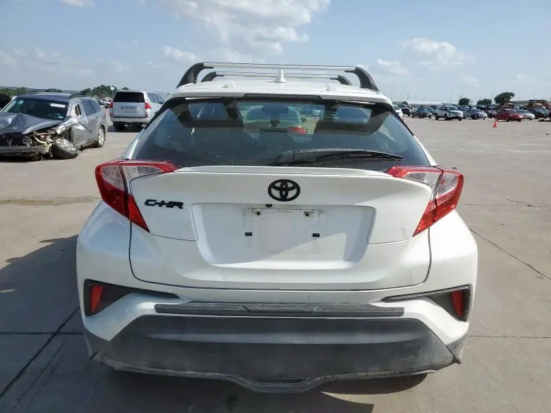 2020 TOYOTA C-HR XLE  