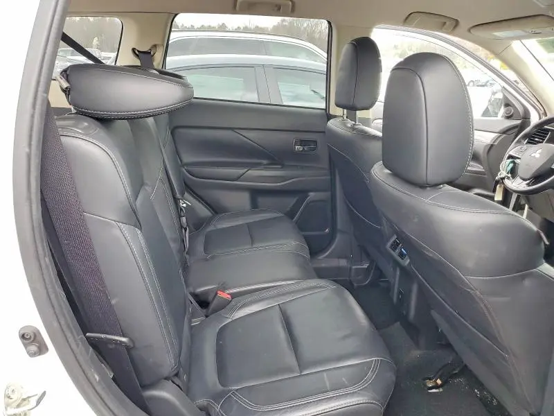 2020 MITSUBISHI OUTLANDER SE  