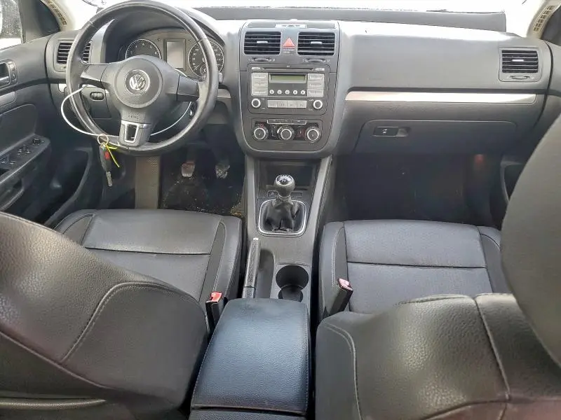 2010 VOLKSWAGEN JETTA LIMITED  