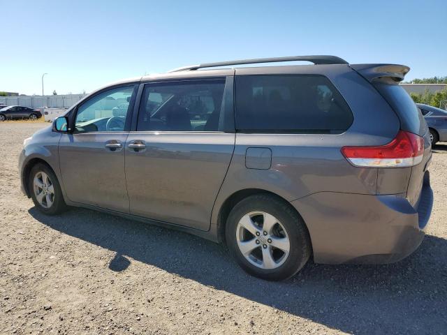 2011 TOYOTA SIENNA LE