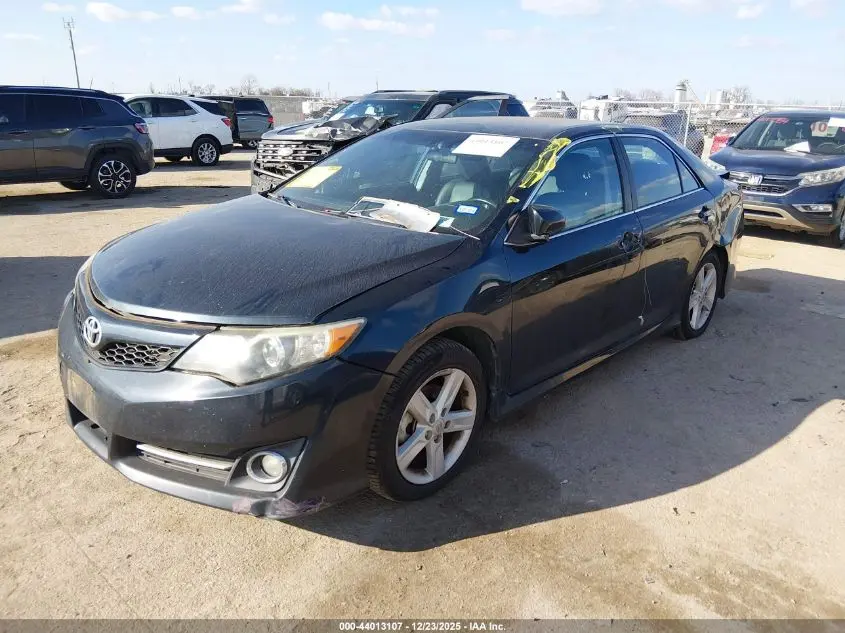 2014 TOYOTA CAMRY SE