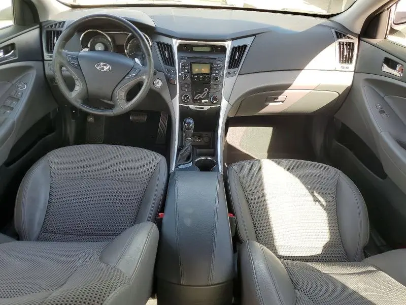 2011 HYUNDAI SONATA SE  