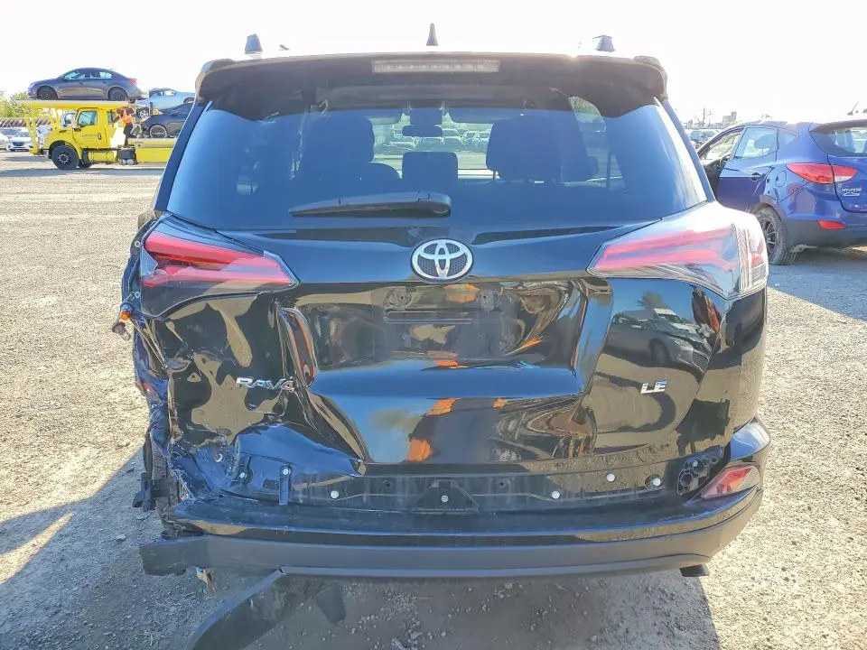 2018 TOYOTA RAV4 LE  