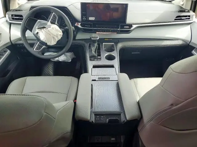 2026 TOYOTA SIENNA XLE 7 PASSENGER  