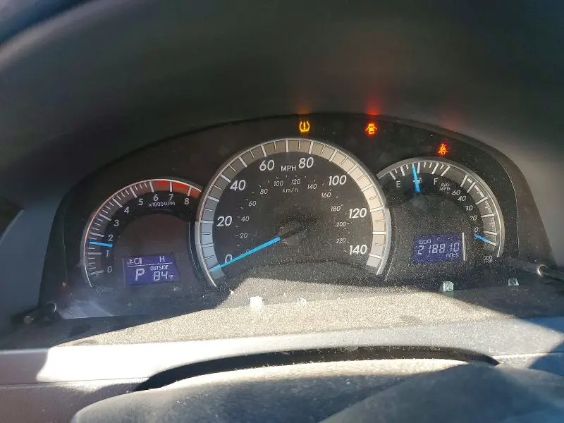 2014 TOYOTA CAMRY SE  